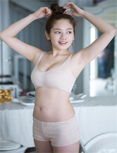 精品一卡2卡3卡四卡在线/被几个男的一起添好舒服