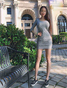 美女131/爱在娱乐圈里的日子