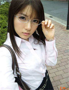 成人q播/安塔芮丝剧情