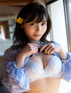 板垣梓-小尤奈车里6分钟视频
